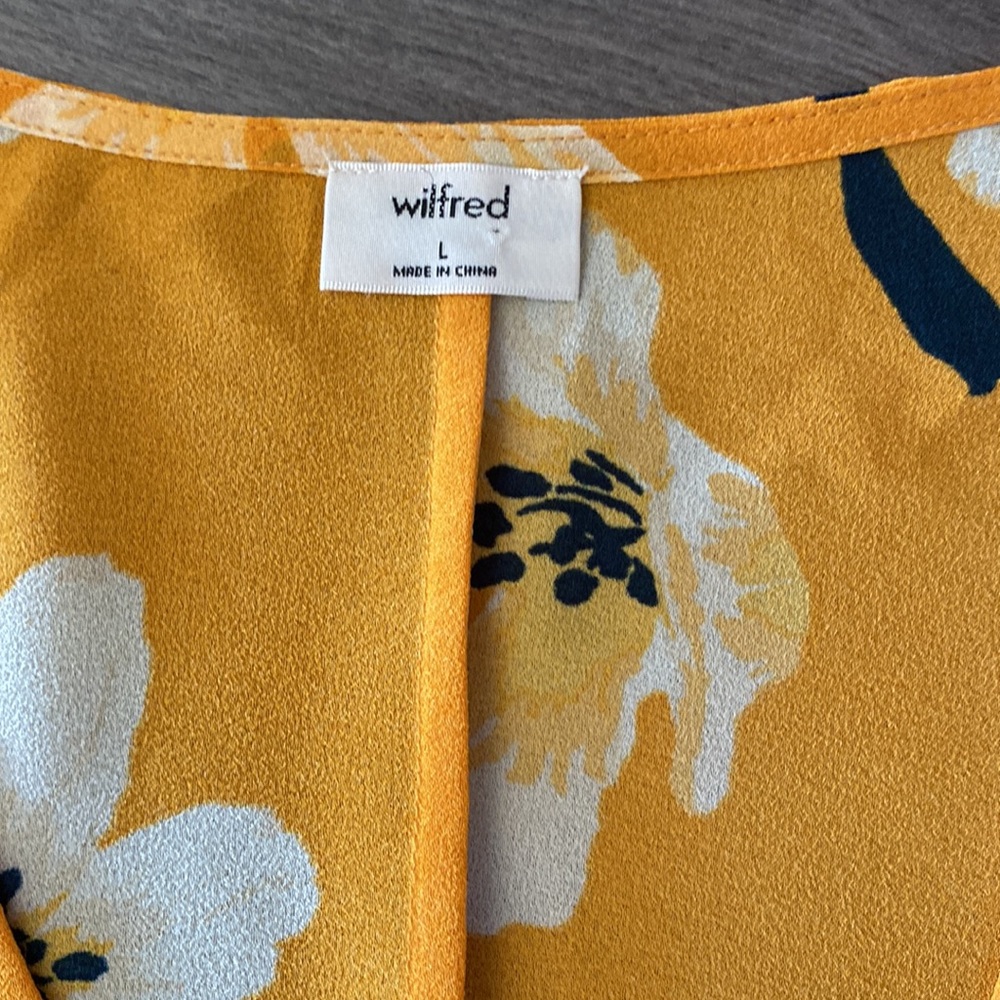 Aritzia WILFRED Lilia Floral Wrap Blouse with Ties available in S and L - Picture 12 of 16